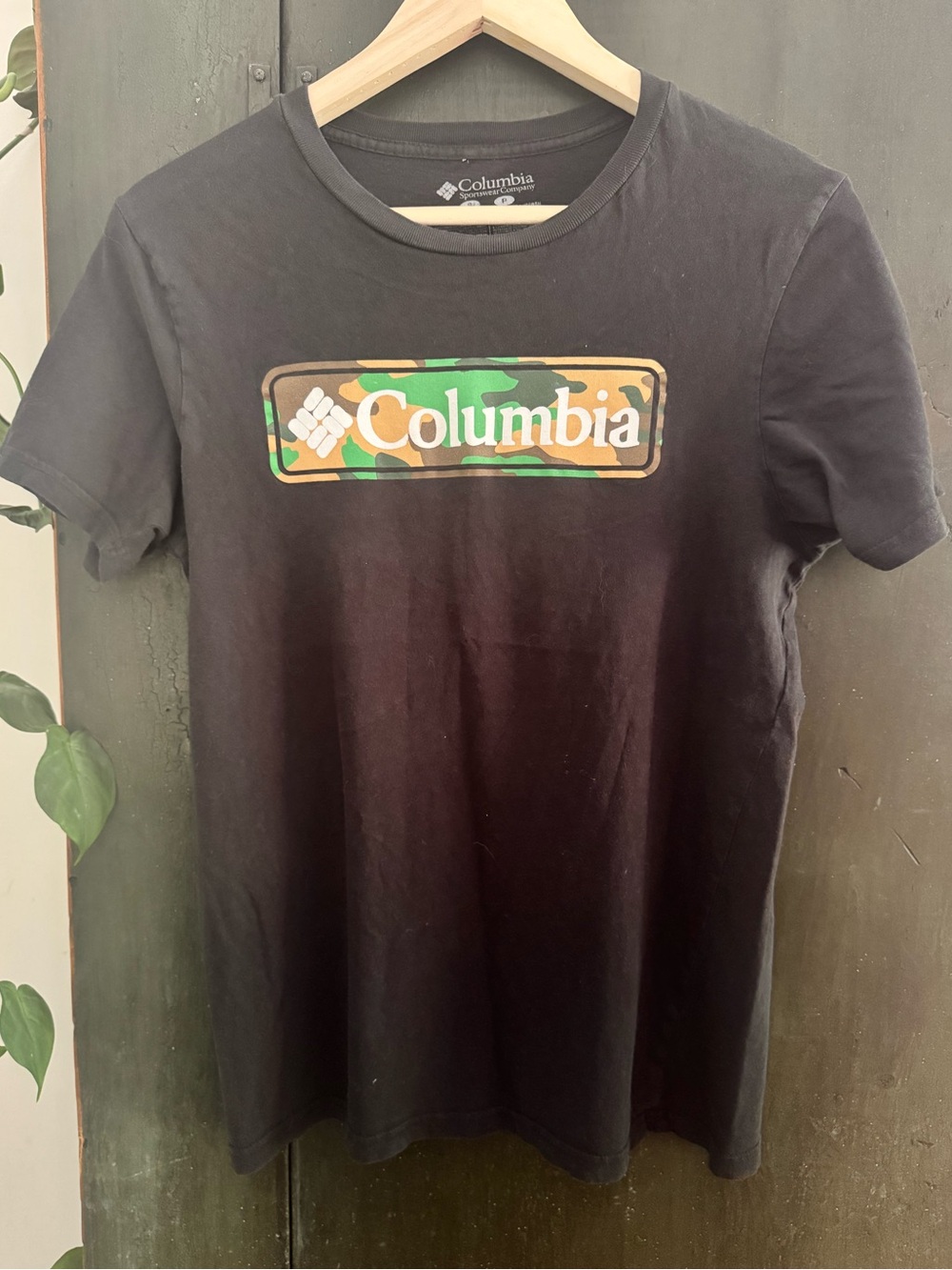 Men’s Columbia Black Tee Shirt with Camo Logo, 100 percent cotton, Size Small